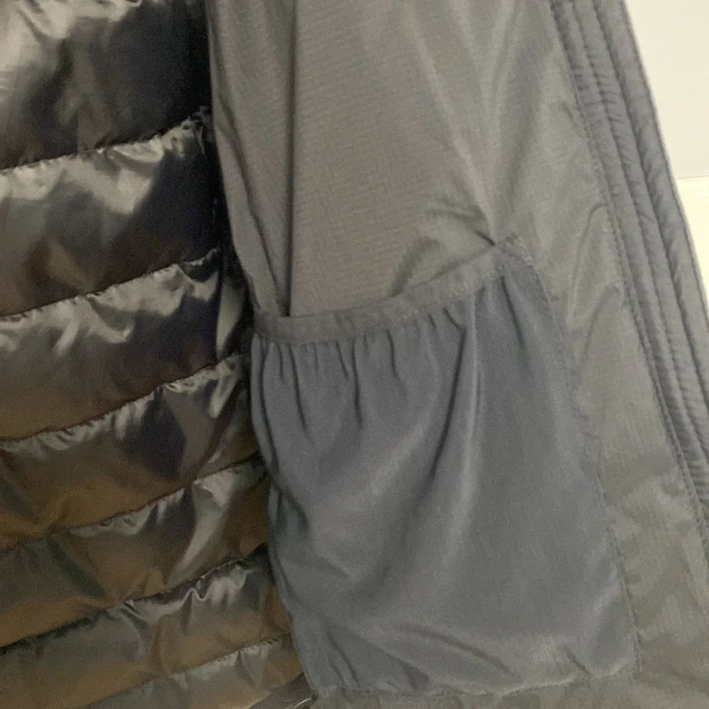 Women Canada Goose Jacket - Picture 13 of 16